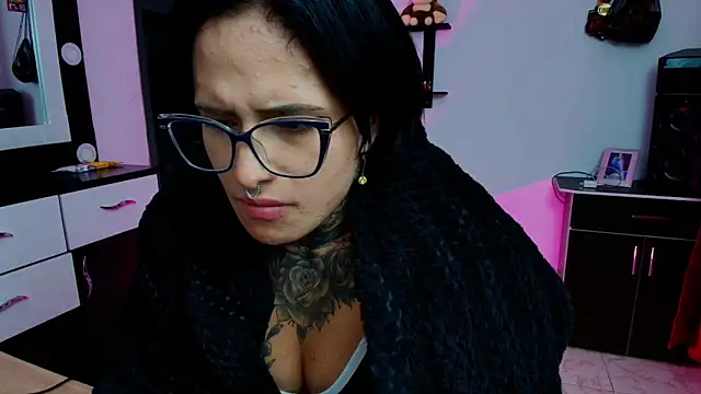 TinnaDawsom online show from 01.22.25