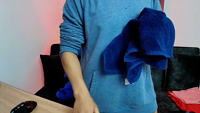 TinnaDawsom online show from 02.14.25