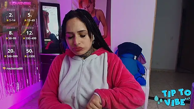 TinnaDawsom online show from 03.07.25