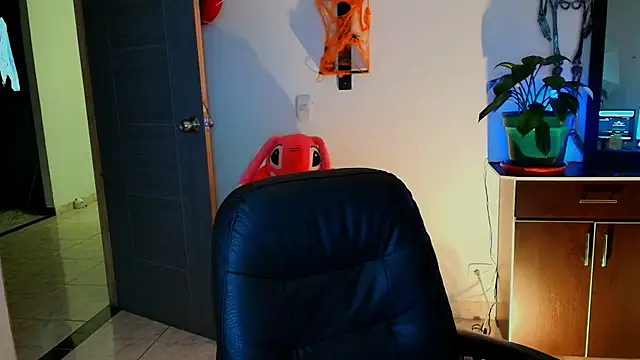 TinnaDawsom online show from 10.27.25