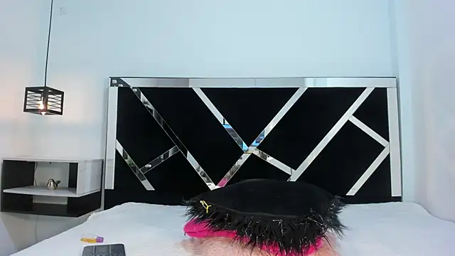 Ambber moon online show from 01.31.25