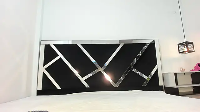 Ambber moon online show from 02.07.25