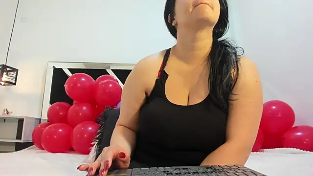 Ambber moon online show from 02.19.25