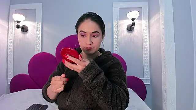 Ambber moon online show from 03.20.25