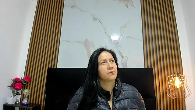 Ambber moon online show from 10.31.25