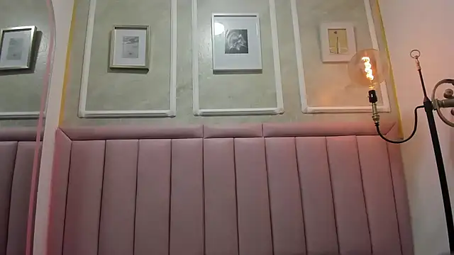 Ambber moon online show from 11.12.25