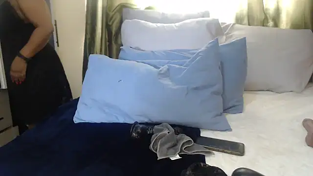 Foxybrownxx1 online show from 10.19.25