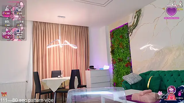 Snapshot of emily_bloom chatting on 02.04.25 emily bloom online show from 02.04.25