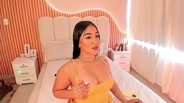 Snapshot of SofiiSweet_ chatting on 10.29.25 SofiiSweet online show from 10.29.25