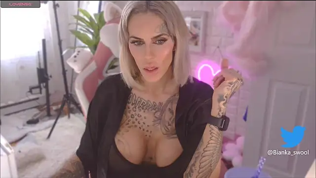 biankaswool1 online show from 02.19.25