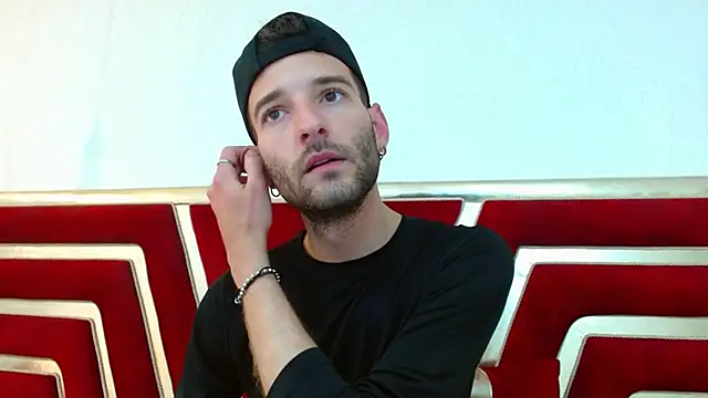 Christopher saint online show from 04.14.26