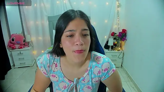 Snapshot of Alison_girl20 chatting on 12.18.24 Alison girl20 online show from 12.18.24