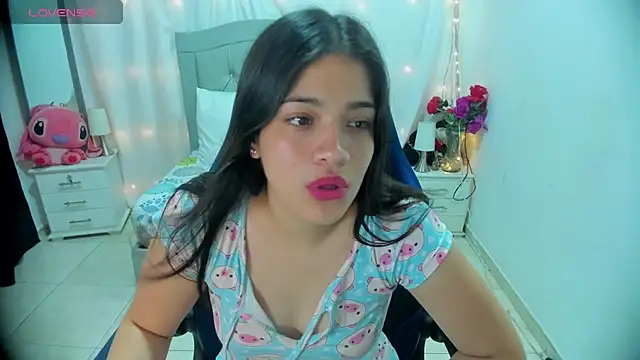 Snapshot of Alison_girl20 chatting on 12.18.24 Alison girl20 online show from 12.18.24