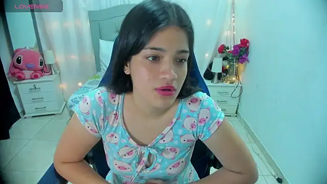 Snapshot of Alison_girl20 chatting on 12.19.24 Alison girl20 online show from 12.19.24