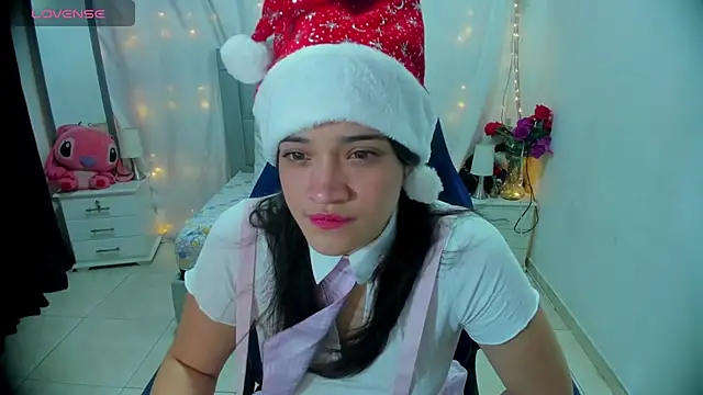 Snapshot of Alison_girl20 chatting on 12.23.24 Alison girl20 online show from 12.23.24