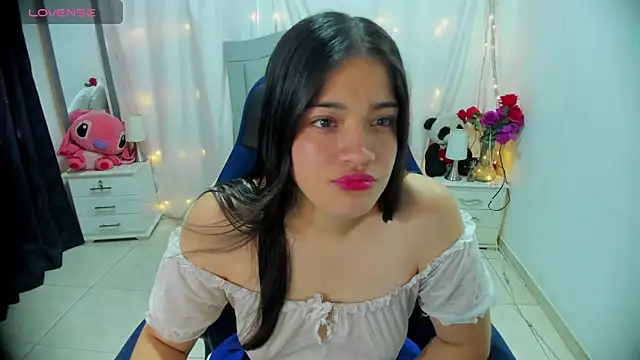 Snapshot of Alison_girl20 chatting on 12.27.24 Alison girl20 online show from 12.27.24