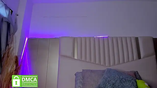Snapshot of queen_angelique chatting on 01.23.25 queen angelique online show from 01.23.25