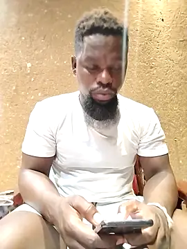 Snapshot of Chocolate_factory_man chatting on 12.17.25 Chocolate factory man online show from 12.17.25