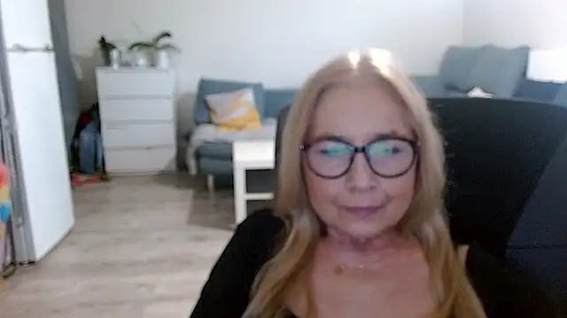 Snapshot of sofia_xkiss chatting on 01.04.25 sofia xkiss online show from 01.04.25