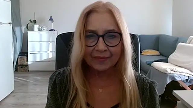 Snapshot of sofia_xkiss chatting on 02.22.25 sofia xkiss online show from 02.22.25