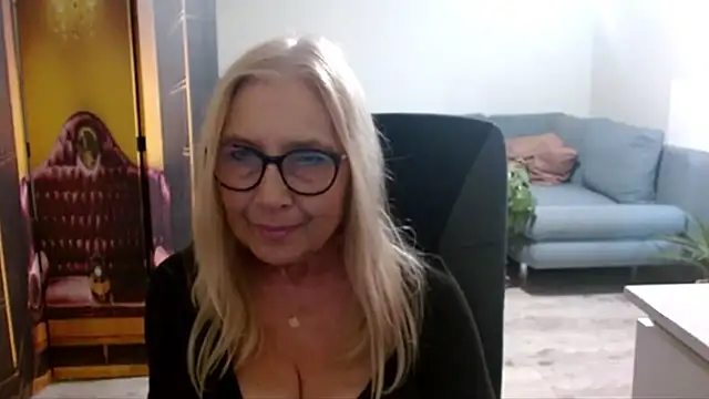 Snapshot of sofia_xkiss chatting on 11.04.25 sofia xkiss online show from 11.04.25