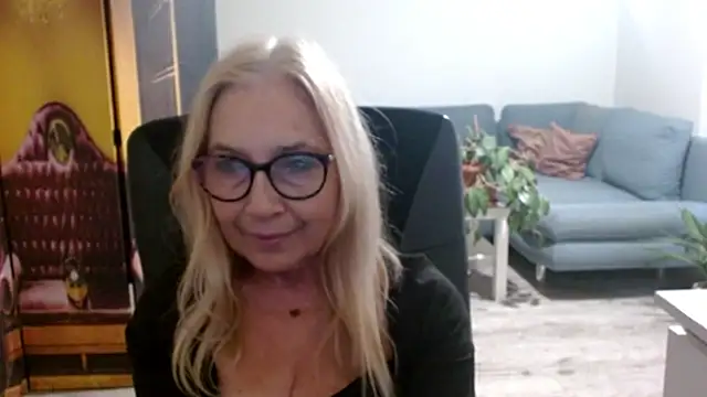 Snapshot of sofia_xkiss chatting on 11.12.25 sofia xkiss online show from 11.12.25