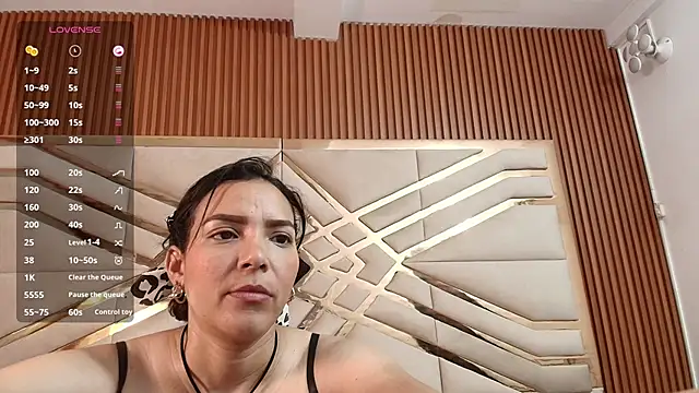 Snapshot of Sluttyandmature chatting on 01.25.25 Sluttyandmature online show from 01.25.25