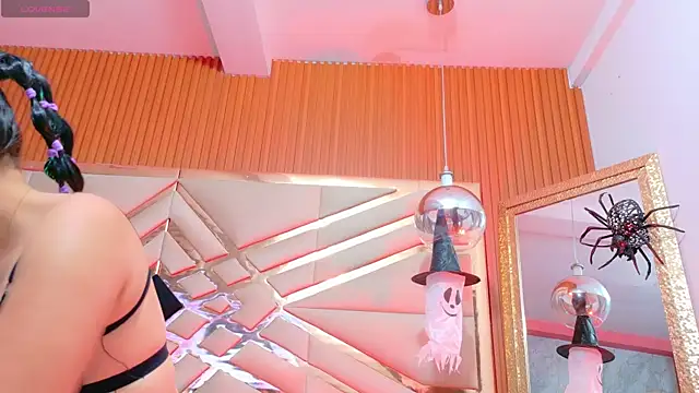 Snapshot of Sluttyandmature chatting on 10.24.25 Sluttyandmature online show from 10.24.25