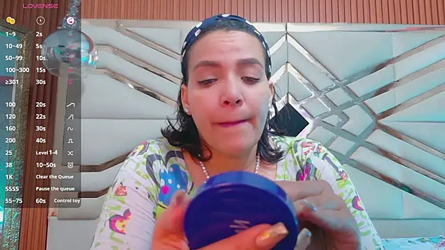 Snapshot of Sluttyandmature chatting on 06.19.26 Sluttyandmature online show from 06.19.26