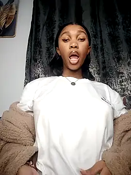 Snapshot of Shria107 chatting on 11.20.25 Shria107 online show from 11.20.25