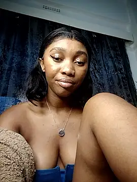 Snapshot of Shria107 chatting on 11.22.25 Shria107 online show from 11.22.25