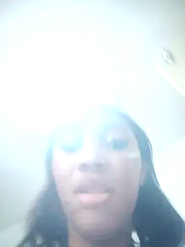 Snapshot of Shria107 chatting on 11.30.25 Shria107 online show from 11.30.25