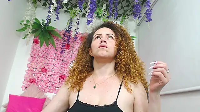 BLONDE SEXYHOT online show from 12.16.25