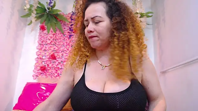 BLONDE SEXYHOT online show from 04.18.26