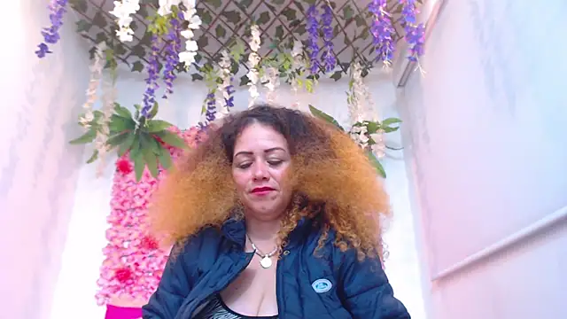 BLONDE SEXYHOT online show from 05.15.26