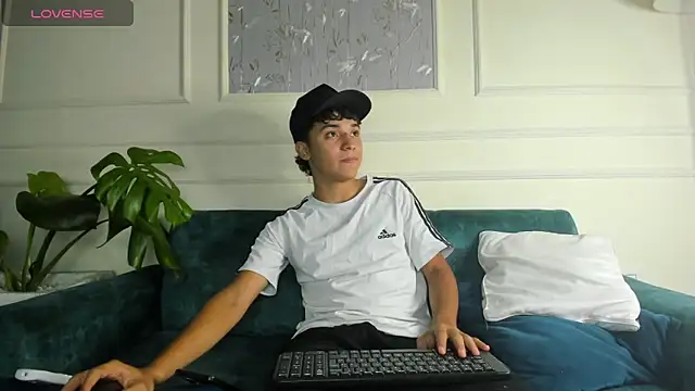 Austin Cardieff online show from 03.06.25