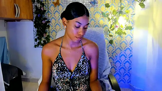 Snapshot of sasha_fox00 chatting on 12.02.24 sasha fox00 online show from 12.02.24