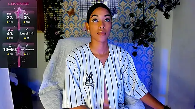 Snapshot of sasha_fox00 chatting on 12.03.24 sasha fox00 online show from 12.03.24