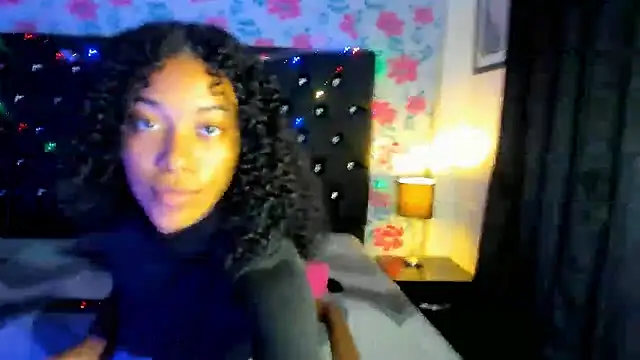 Snapshot of sasha_fox00 chatting on 12.04.24 sasha fox00 online show from 12.04.24