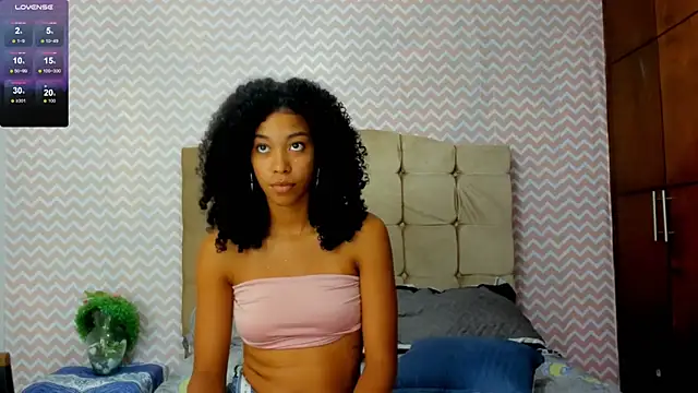 Snapshot of sasha_fox00 chatting on 12.08.24 sasha fox00 online show from 12.08.24