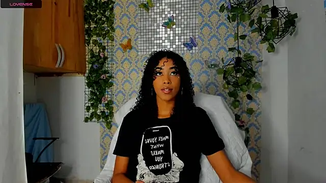 Snapshot of sasha_fox00 chatting on 12.18.24 sasha fox00 online show from 12.18.24