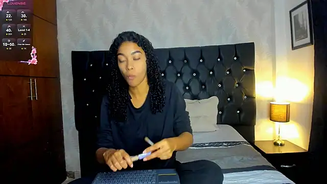 Snapshot of sasha_fox00 chatting on 01.03.25 sasha fox00 online show from 01.03.25