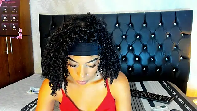 Snapshot of sasha_fox00 chatting on 01.07.25 sasha fox00 online show from 01.07.25