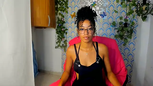 Snapshot of sasha_fox00 chatting on 01.11.25 sasha fox00 online show from 01.11.25