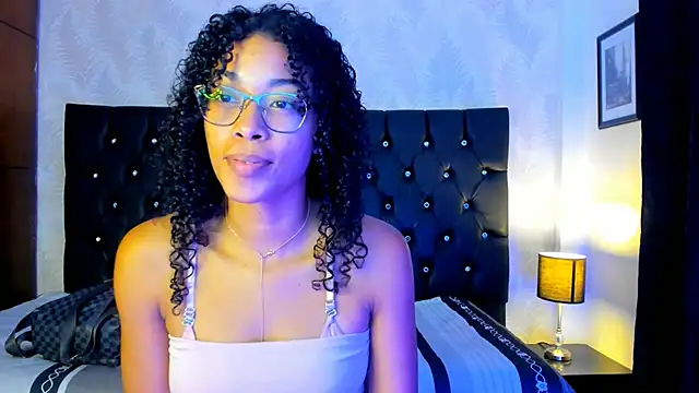Snapshot of sasha_fox00 chatting on 01.18.25 sasha fox00 online show from 01.18.25