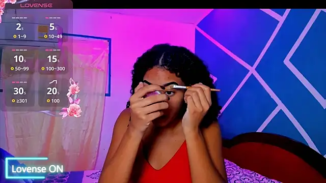 Snapshot of sasha_fox00 chatting on 09.23.25 sasha fox00 online show from 09.23.25
