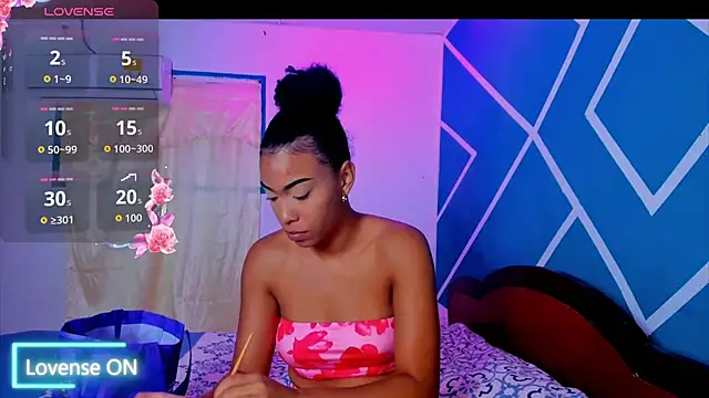Snapshot of sasha_fox00 chatting on 09.26.25 sasha fox00 online show from 09.26.25
