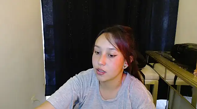 Skarlet Adams28 online show from 01.16.25