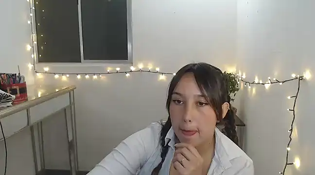 Skarlet Adams28 online show from 01.24.25