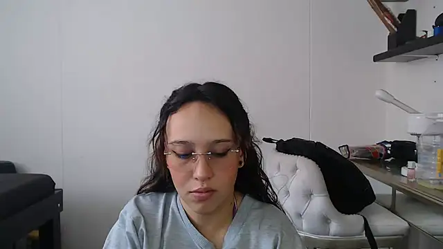 Skarlet Adams28 online show from 02.05.25